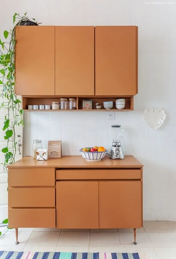 modelo simples de armário pequeno de cozinha Foto Histórias de Casa