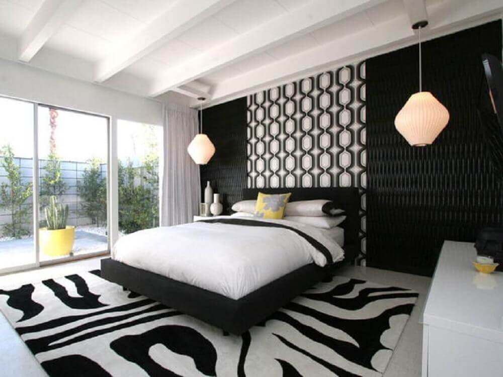 quarto preto e branco muito aconchegante com o tapete