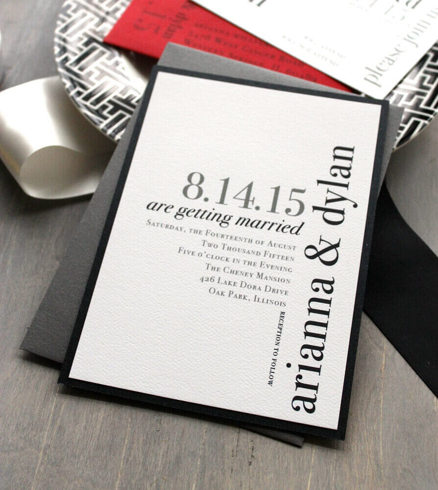 convite de casamento simples e moderno feito em tons de cinza e branco 