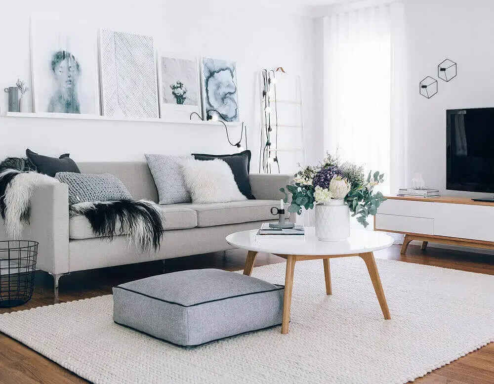 decoração minimalista com objetos de decoração para sala branca e cinza Foto Atlantic Home Furnishings Limited