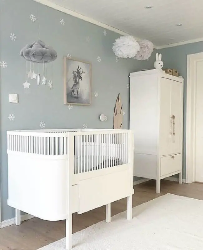 quarto de bebê simples cinza e branco Foto Petitebox