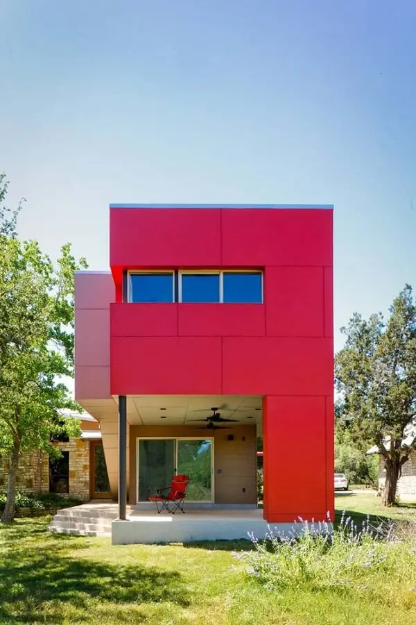 Casas pintadas de vermelho é uma tendência na decoração