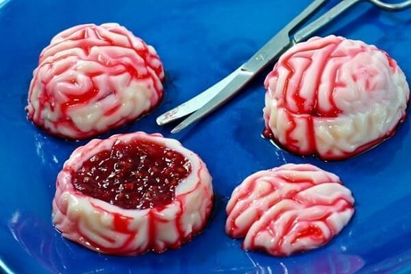 Cérebro feito com gelatina vermelha